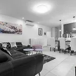 Happy Hideaway By Aneo Travel *