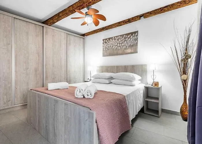 Happy Hideaway By Aneo Travel